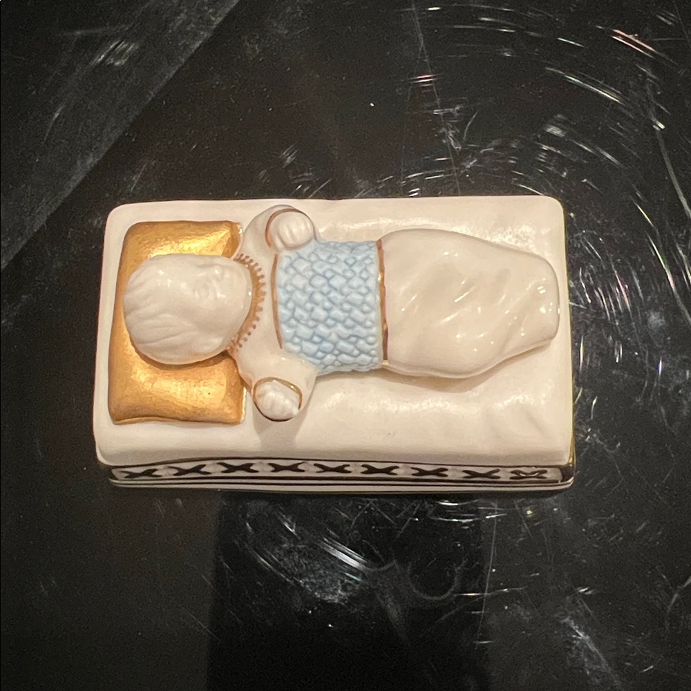 Lenox First Blessing Nativity - Baby Jesus - Picture 6 of 14